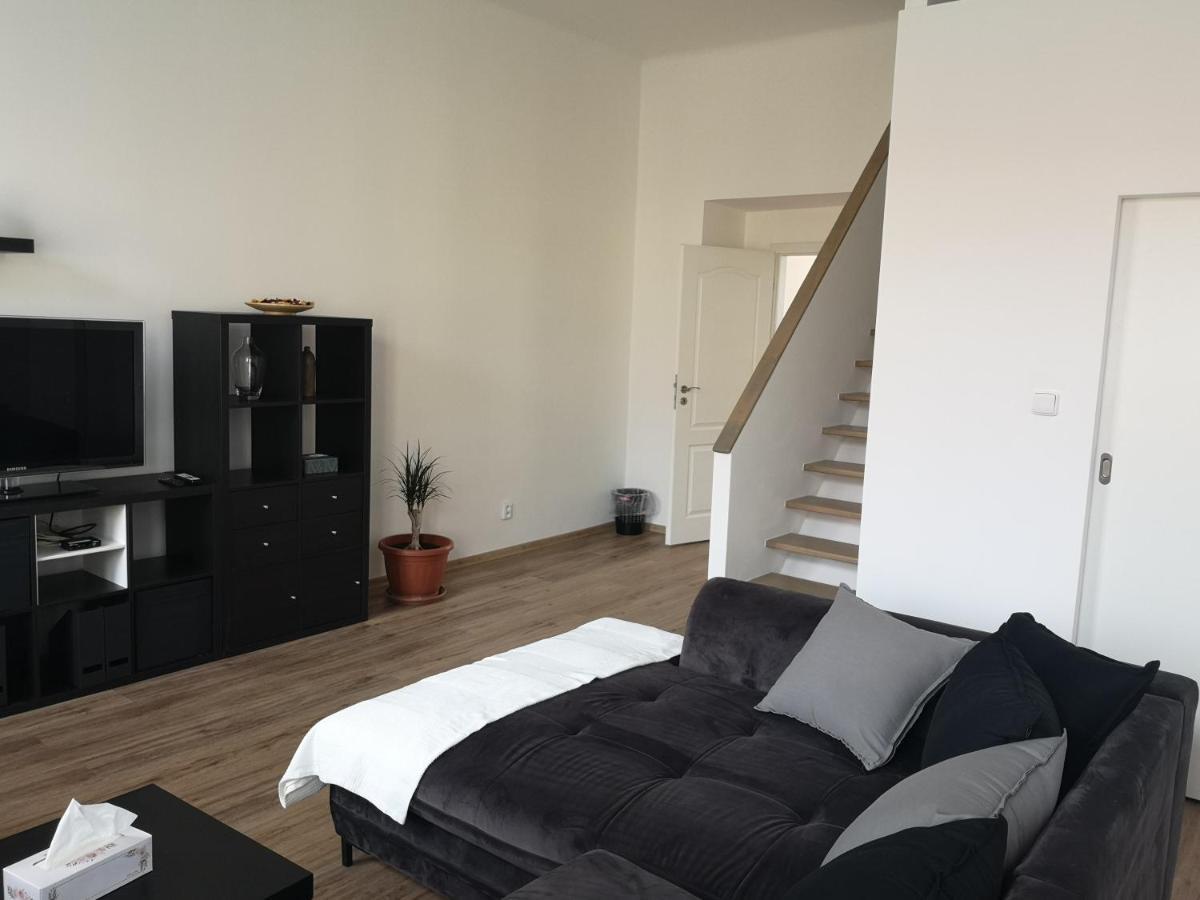 Fine Apartment In Centrum Of Slany With Aircondition Exteriör bild
