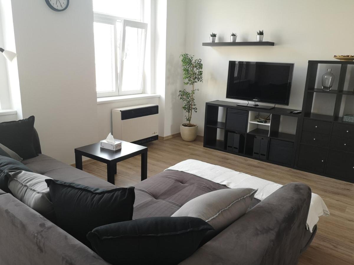 Fine Apartment In Centrum Of Slany With Aircondition Exteriör bild